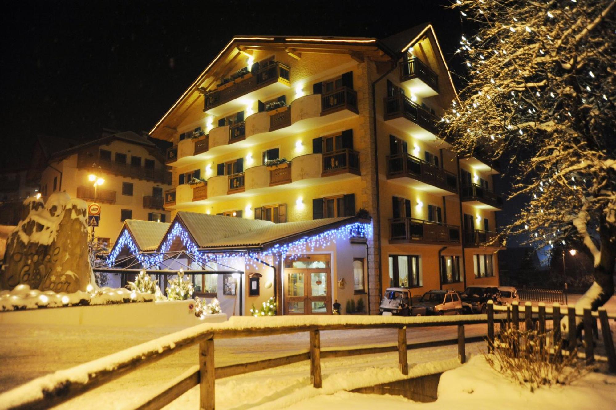 Hotel Sass Maor Fiera Di Primiero Exterior photo